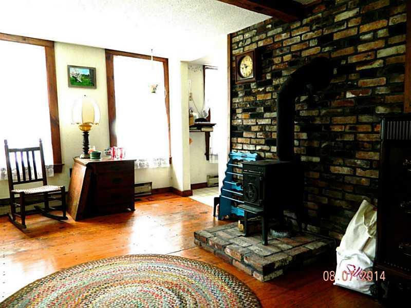 26 Bay Road Bowdoinham, ME 04008 - Photo 10 of 35 Living Room.