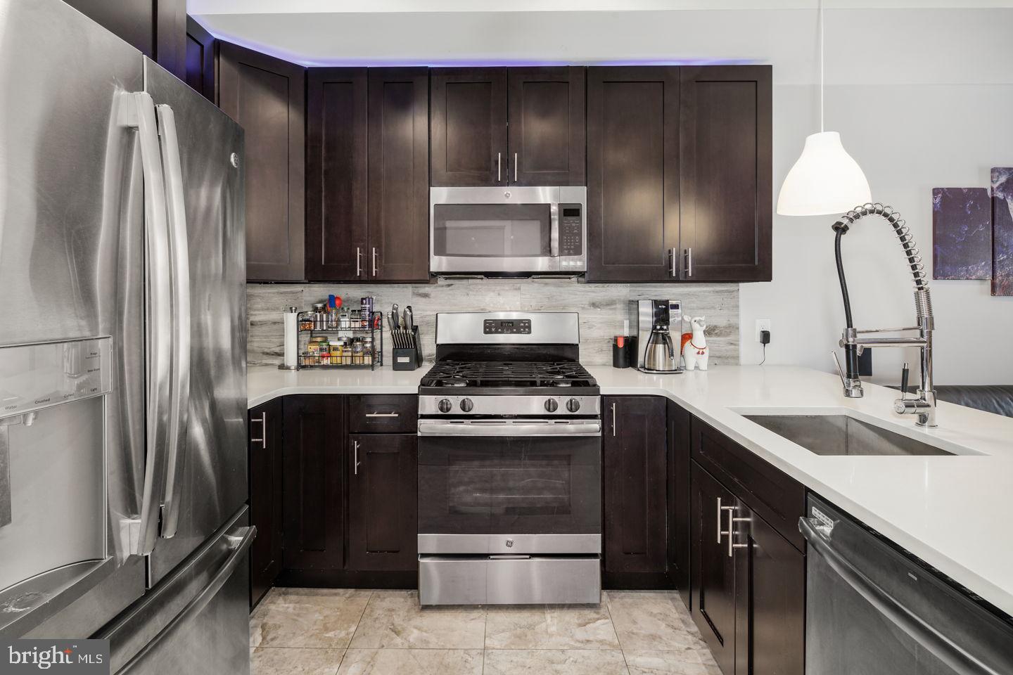 1220 North 28th Street, Unit B Philadelphia, PA 19121 - Photo 2 of 16