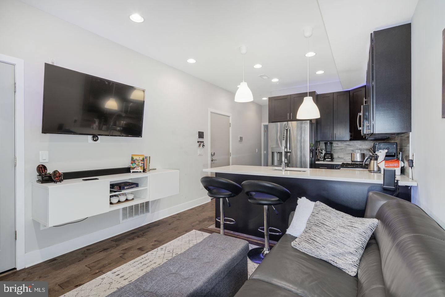 1220 North 28th Street, Unit B Philadelphia, PA 19121 - Photo 5 of 16