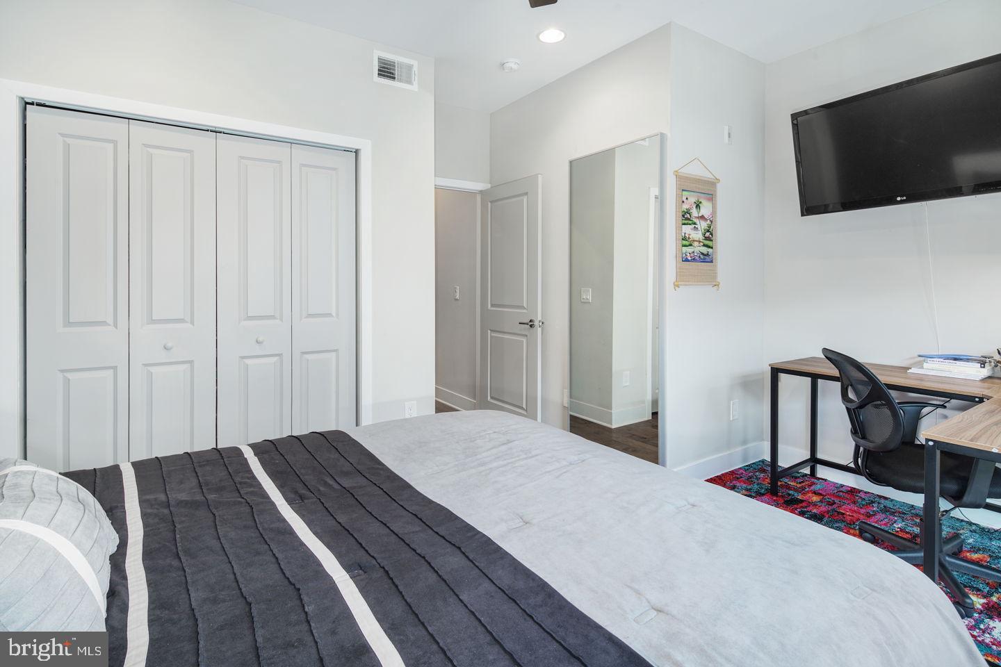1220 North 28th Street, Unit B Philadelphia, PA 19121 - Photo 10 of 16