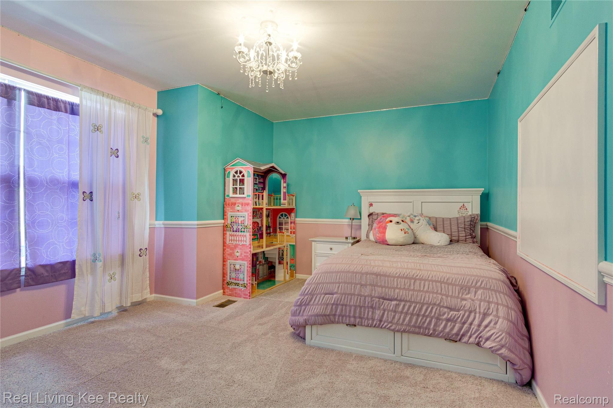 4792 Carrington Drive Rochester, MI 48306 - Photo 40 of 56 Largest of 2 upstairs Bedrooms with spacious walk in closet!