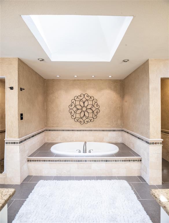 1451 Meandro Ria Lane Fairview, TX 75069 - Photo 26 of 38 a view of a bathroom