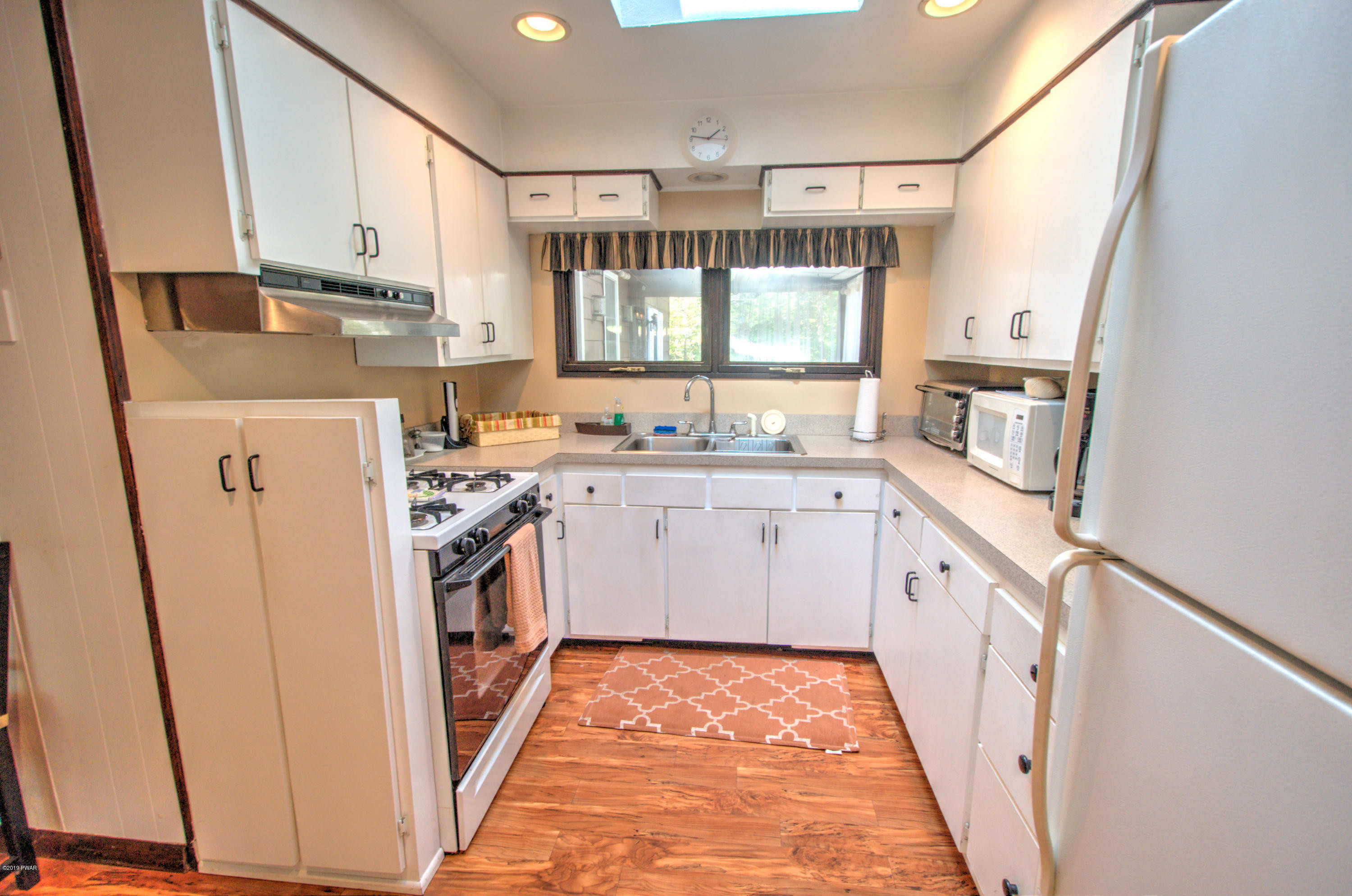 111 Riverside Drive Greentown, PA 18426 - Photo 10 of 32