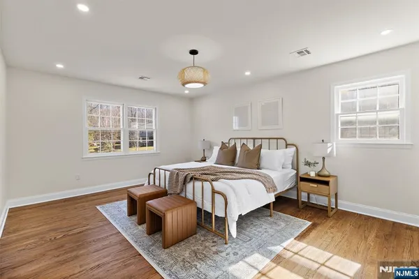 $1,195,000 | 10 Robert Court, Verona, NJ 07044