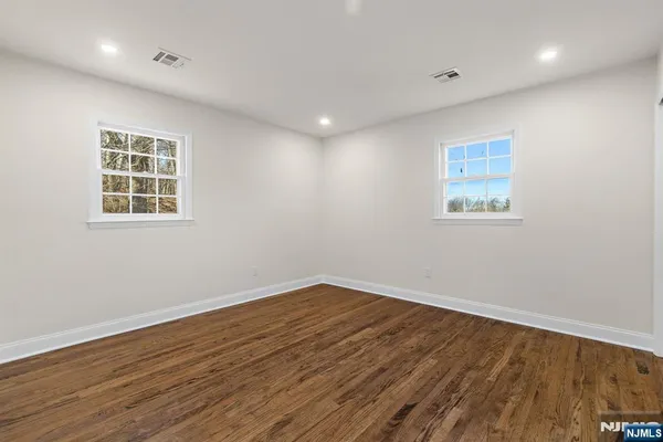 $1,195,000 | 10 Robert Court, Verona, NJ 07044