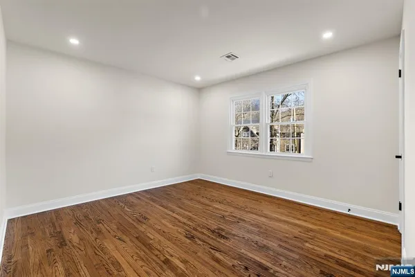 $1,195,000 | 10 Robert Court, Verona, NJ 07044