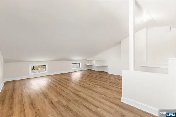 $1,195,000 | 10 Robert Court, Verona, NJ 07044
