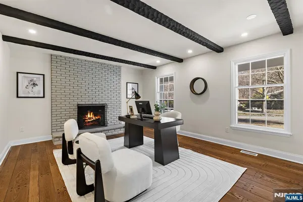 $1,195,000 | 10 Robert Court, Verona, NJ 07044
