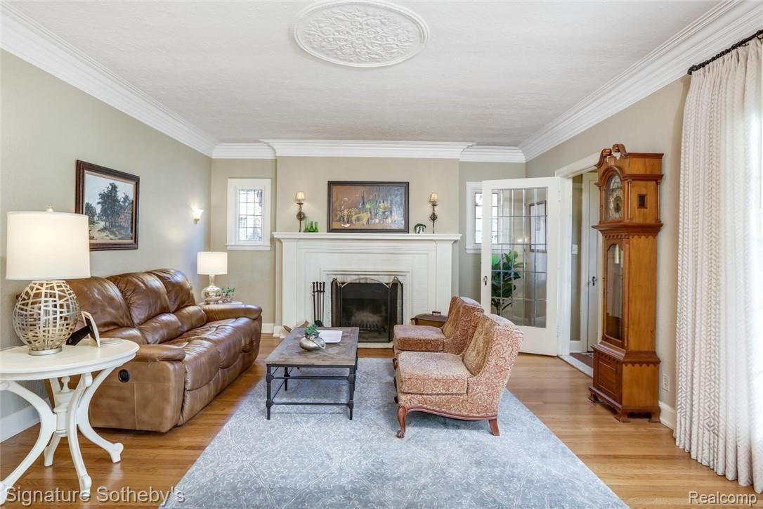 641 Washington Road Grosse Pointe, MI 48230 - Photo 5 of 44 641 Washington Rd Grosse-large-003-3-641 Washington Road Grosse-1500x1000-72dpi.jpg
