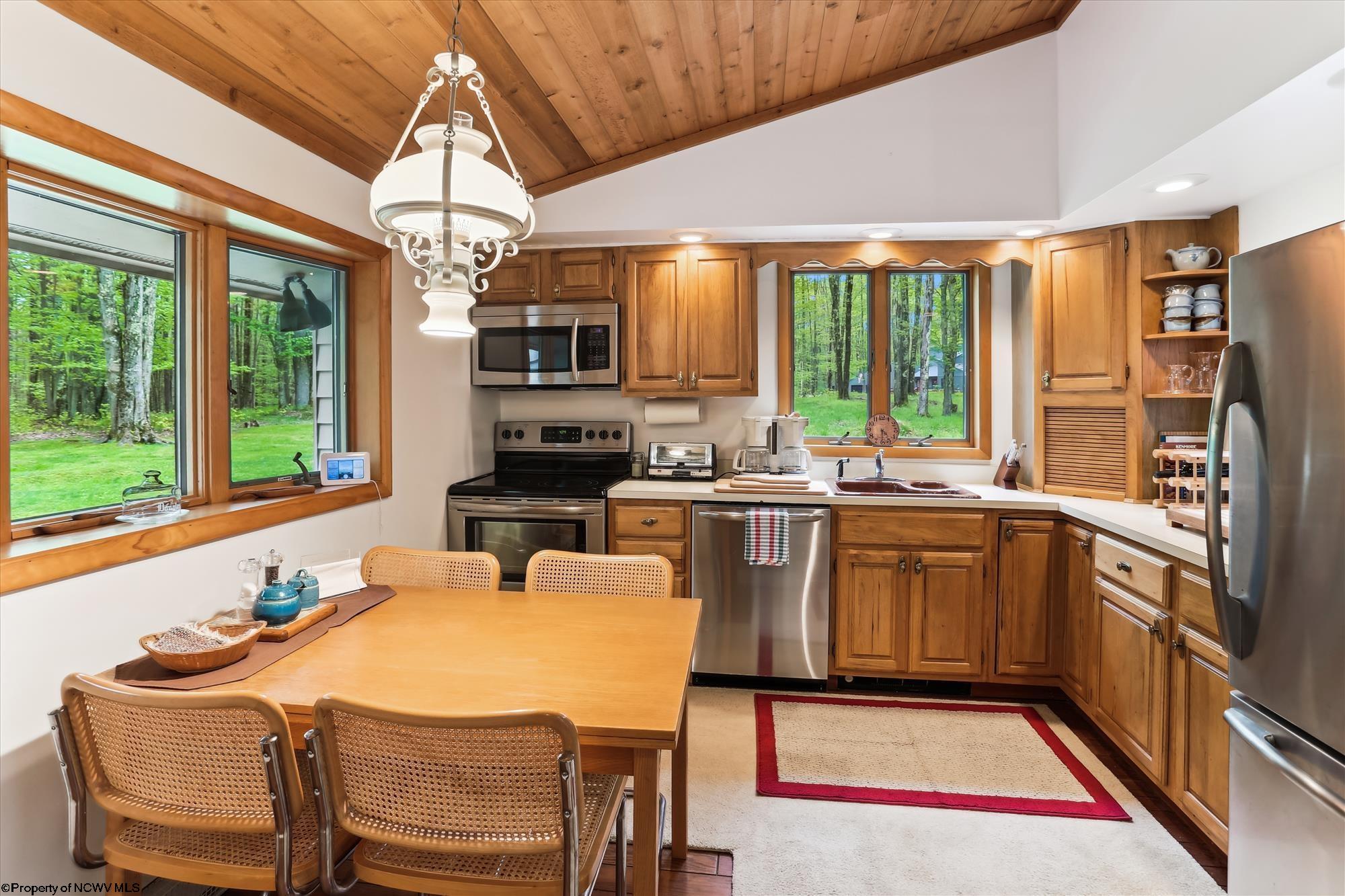 809 Lakeview Road Davis, WV 26260 - Photo 12 of 45 Gallery Image 12
