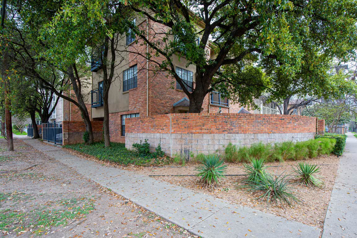 914 West 22nd 1/2 Street, Unit 304 Austin, TX 78705 - Photo 12 of 13