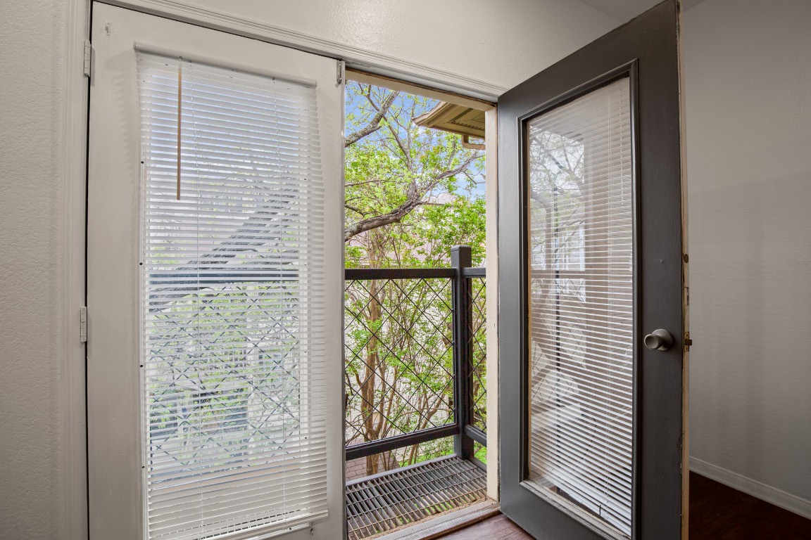 914 West 22nd 1/2 Street, Unit 304 Austin, TX 78705 - Photo 8 of 13