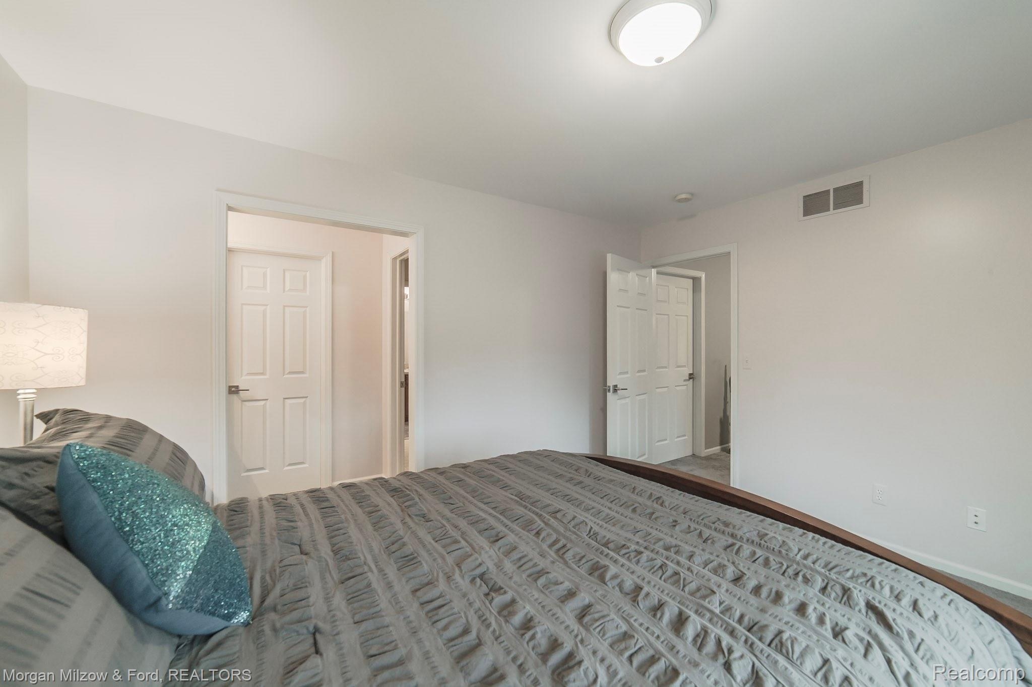 1175 Brunswick Rochester, MI 48309 - Photo 35 of 44 Brunswick (35).jpg