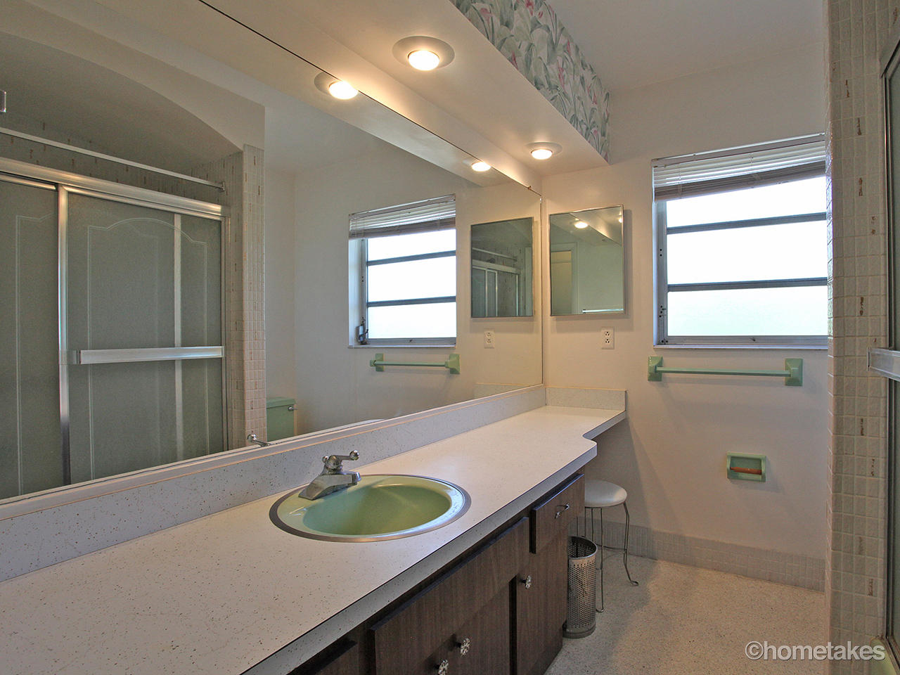 1110 Singer Drive Singer Island, FL 33404 - Photo 8 of 14 IMG_0018.jpg