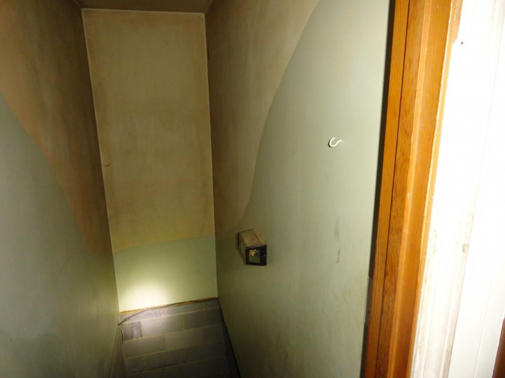 19655 Federal Road Bristol, VA 24202 - Photo 17 of 36 Basement steps