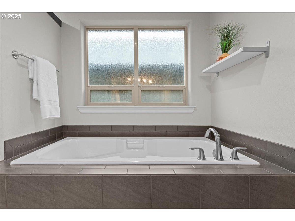 10911 Southwest Barber Street Wilsonville, OR 97070 - Photo 23 of 34