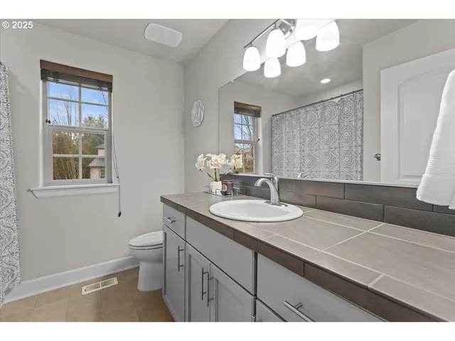 $629,999 | 10911 Southwest Barber Street, Wilsonville, OR 97070