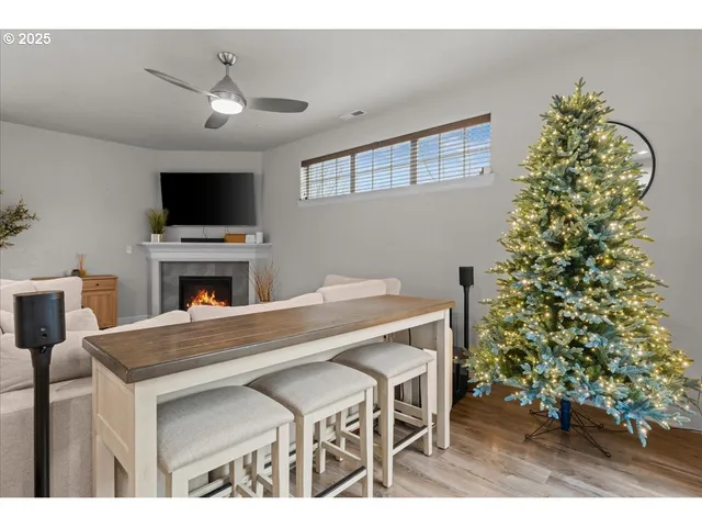 $629,999 | 10911 Southwest Barber Street, Wilsonville, OR 97070