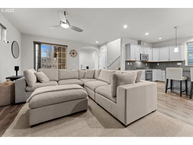 $629,999 | 10911 Southwest Barber Street, Wilsonville, OR 97070