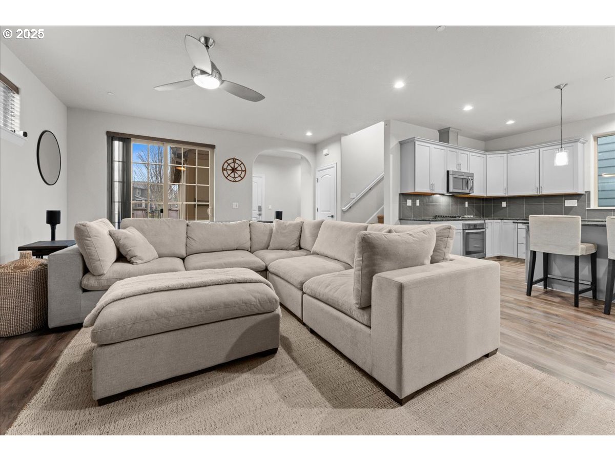 10911 Southwest Barber Street Wilsonville, OR 97070 - Photo 7 of 34