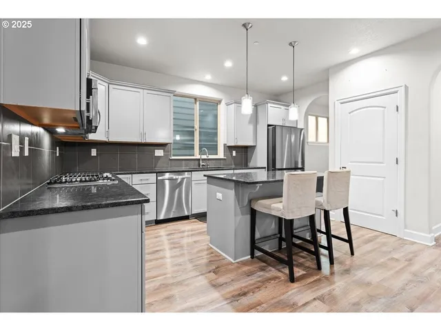 $629,999 | 10911 Southwest Barber Street, Wilsonville, OR 97070