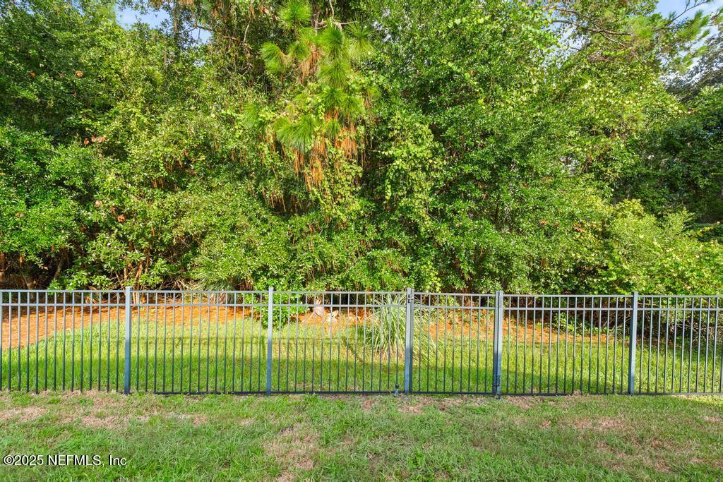 9080 Sweet Tree Trail Jacksonville, FL 32256 - Photo 40 of 44 a view of a park