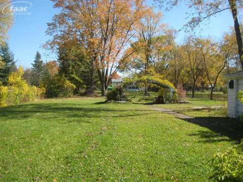2439 Howe Road Burton, MI 48519 - Photo 9 of 10 20131593-8.JPG