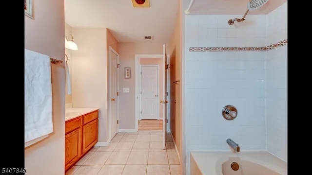 $649,900 | 25 Wenonah Avenue, Lake Hiawatha, NJ 07034