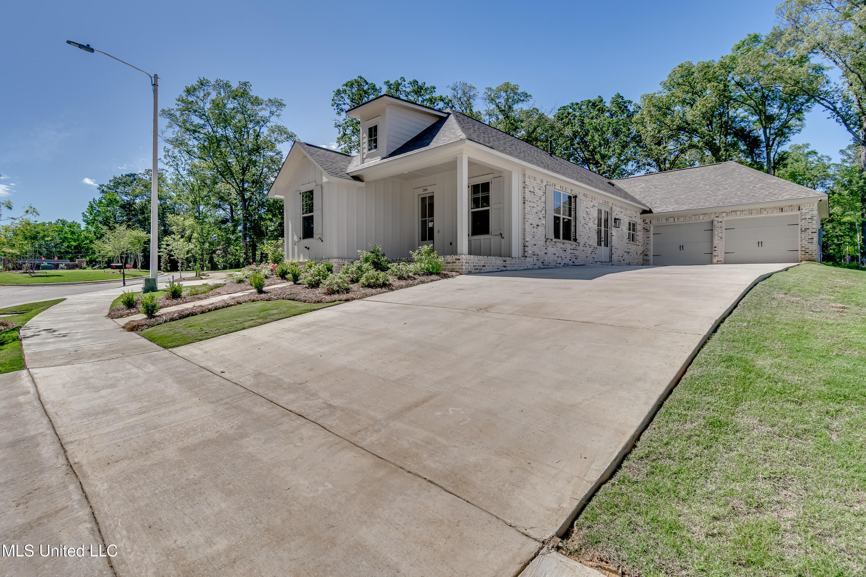309 Celadon Way Brandon, MS 39042 - Photo 4 of 59 309 Celadon Way-4