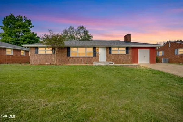 $325,000 | 812 Mimosa Drive, Kingsport, TN 37660