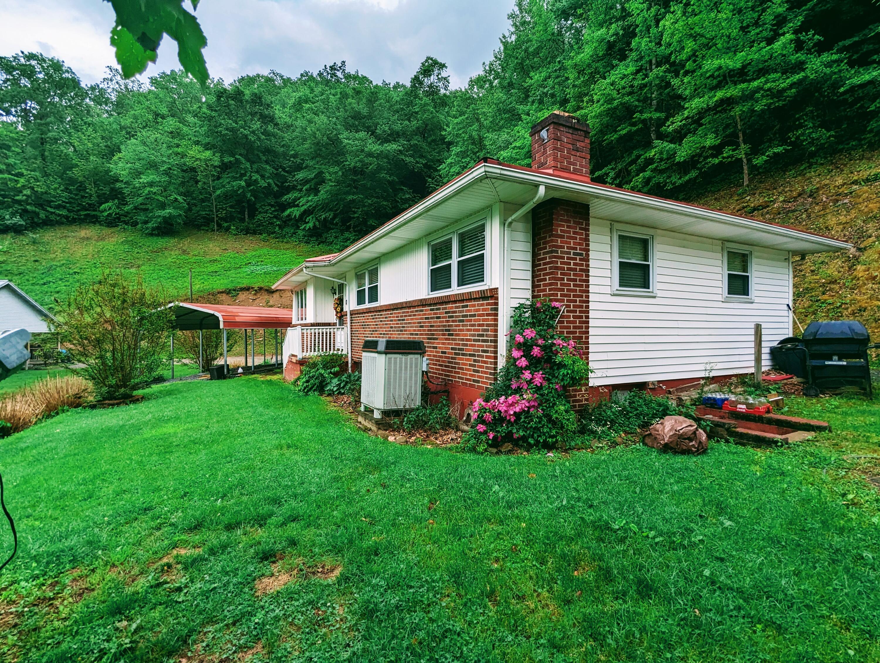 1032 Old Wagon Road Vansant, VA 24656 - Photo 5 of 43 PXL_20230516_200407145
