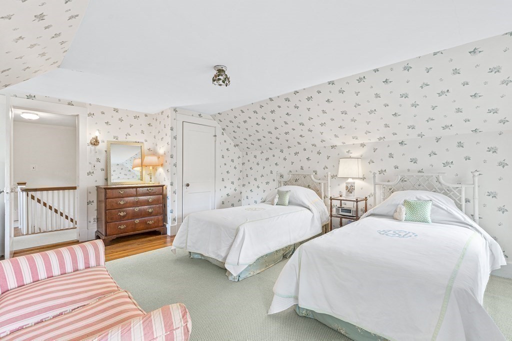 218 Middlesex Road Brookline, MA 02467 - Photo 23 of 30 a bedroom with two beds and painted walls