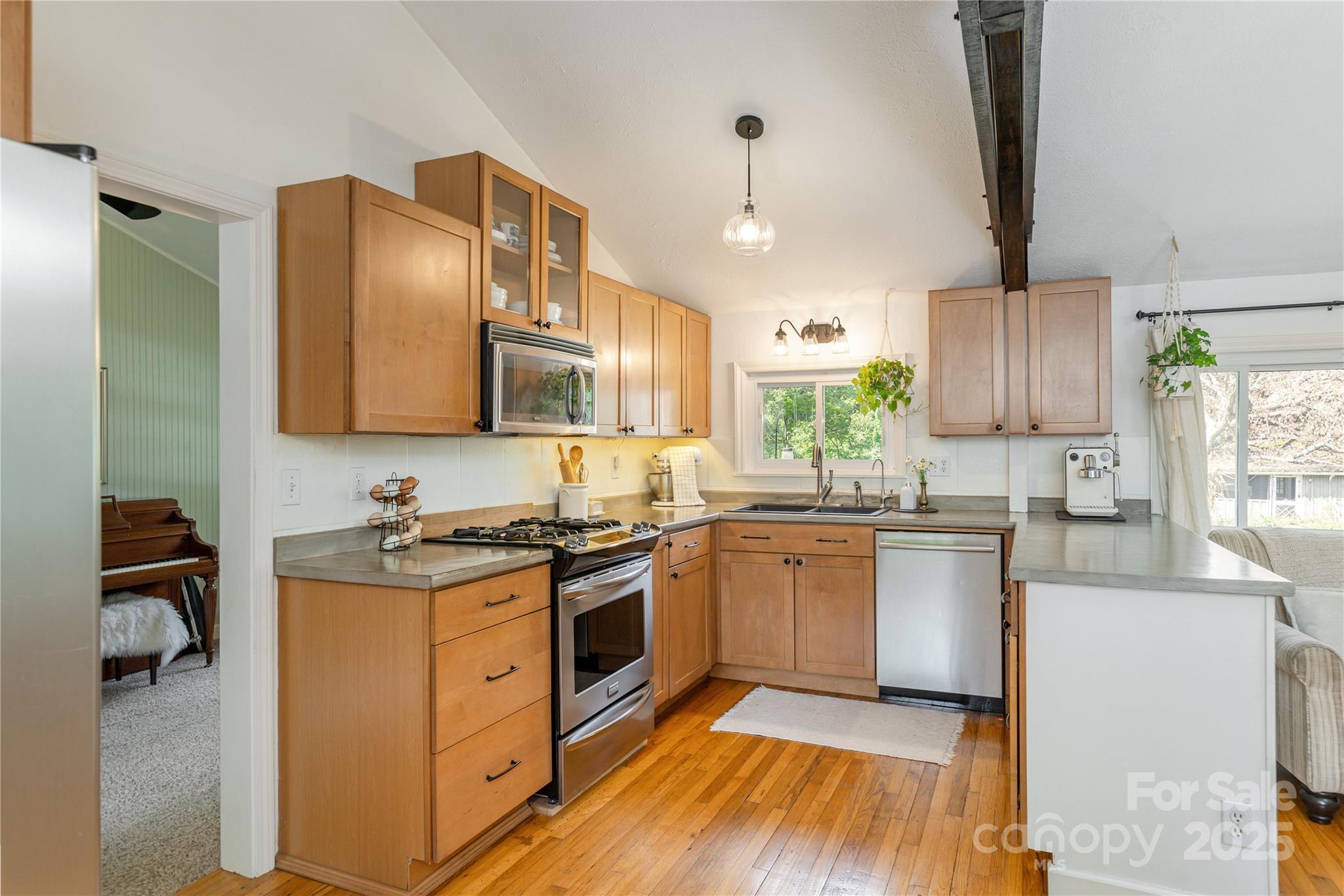 540 Oak Grove Road Flat Rock, NC 28731 - Photo 7 of 24 Gallery Image 7