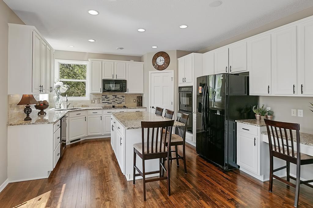 17031 Valley Road Eden Prairie, MN 55347 - Photo 9 of 37