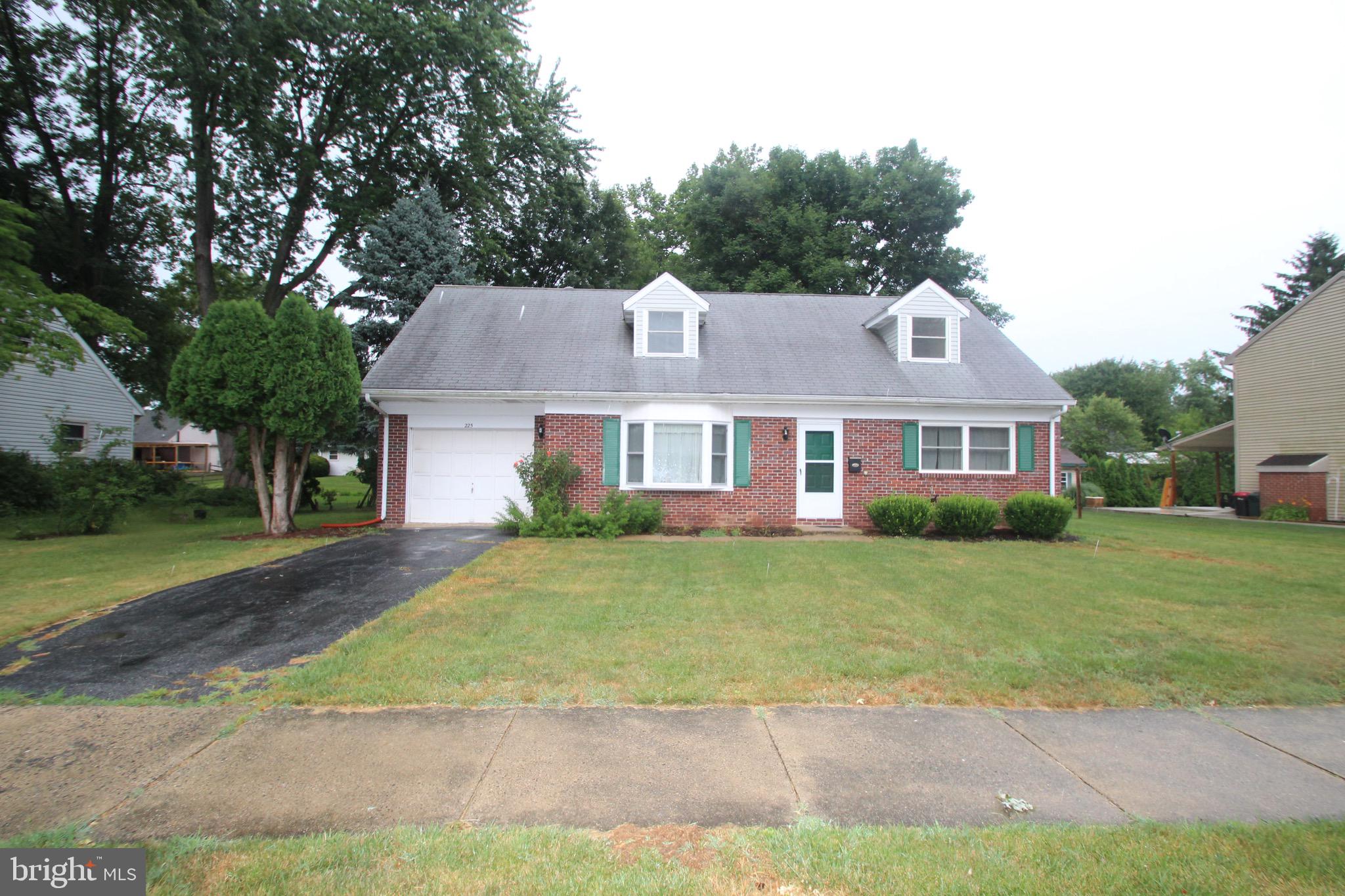 225 Skylark Road Lititz, PA 17543 - Photo 2 of 30