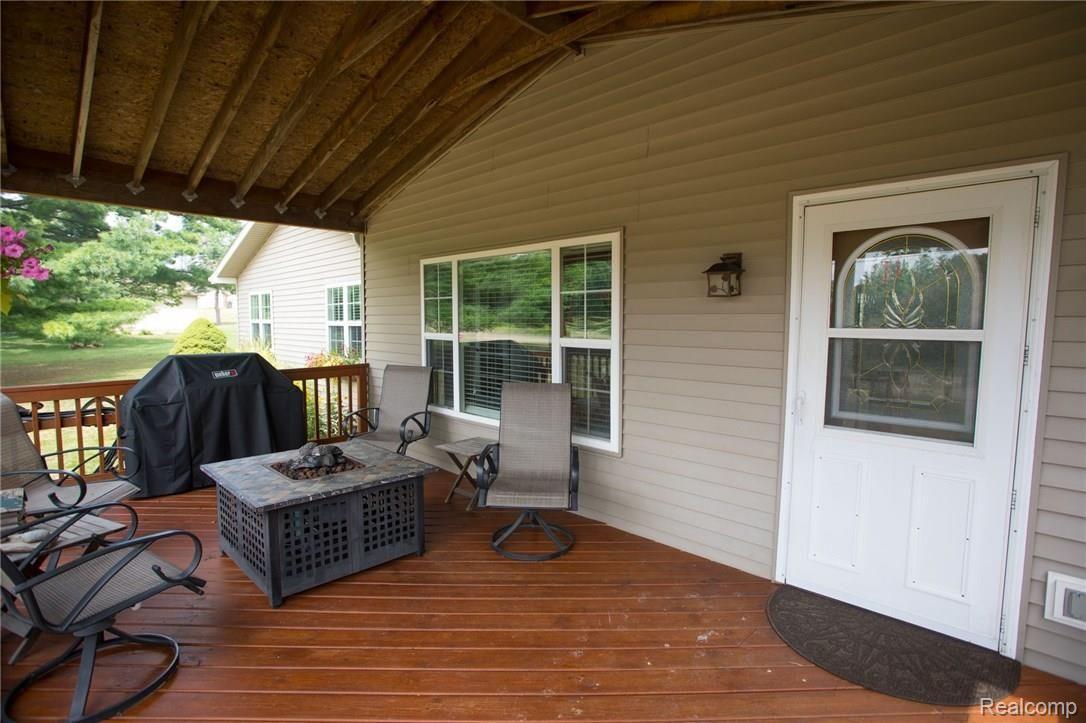 5898 Cullen Road Fenton, MI 48430 - Photo 8 of 43 5859-Cullen-0033.jpg