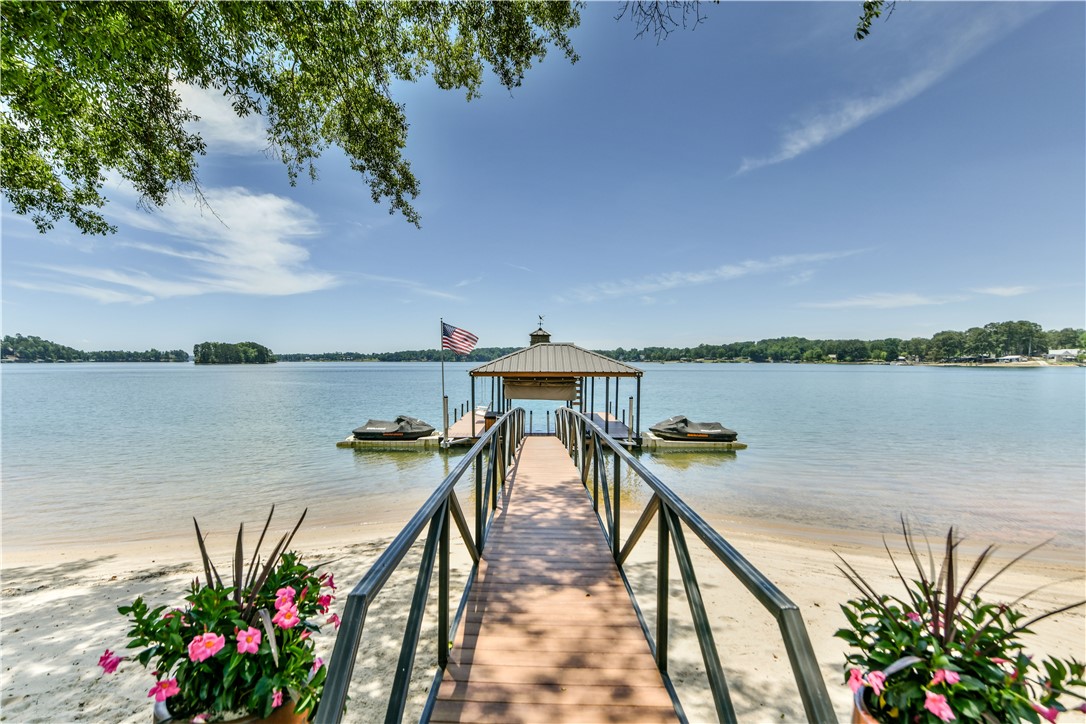 190 Walker Point Seneca, SC 29672 - Photo 3 of 50 Private dock