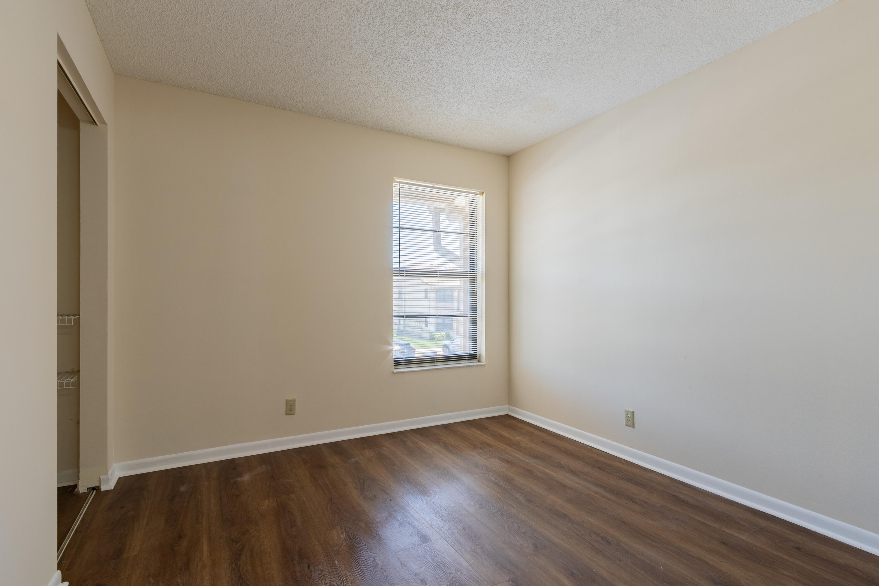 9449 Boca Cove Circle, Unit 911 Boca Raton, FL 33428 - Photo 10 of 22 0E7A9945-HDR