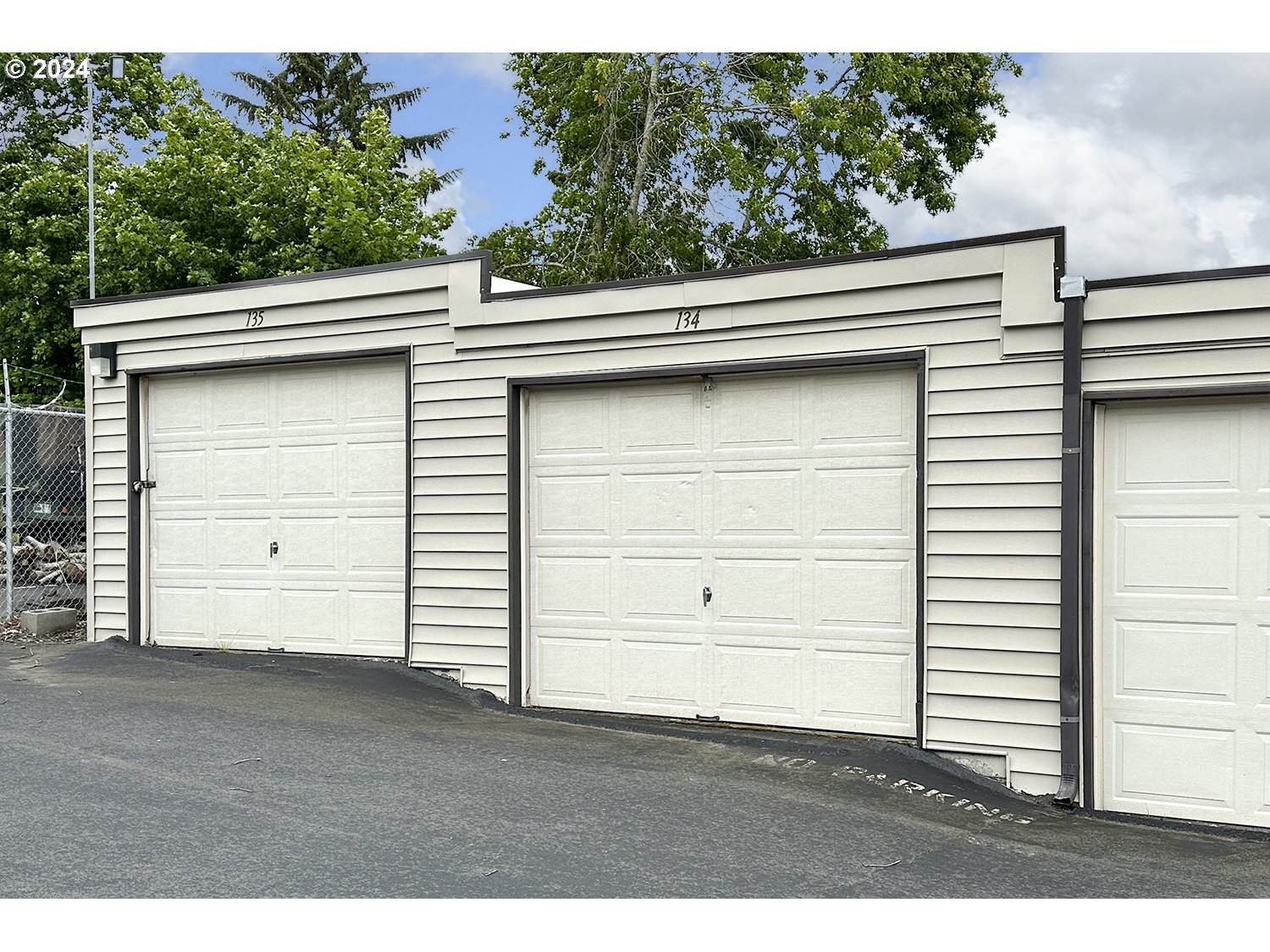 200 Southwest Florence Avenue Gresham, OR 97080 - Photo 19 of 35 Garage