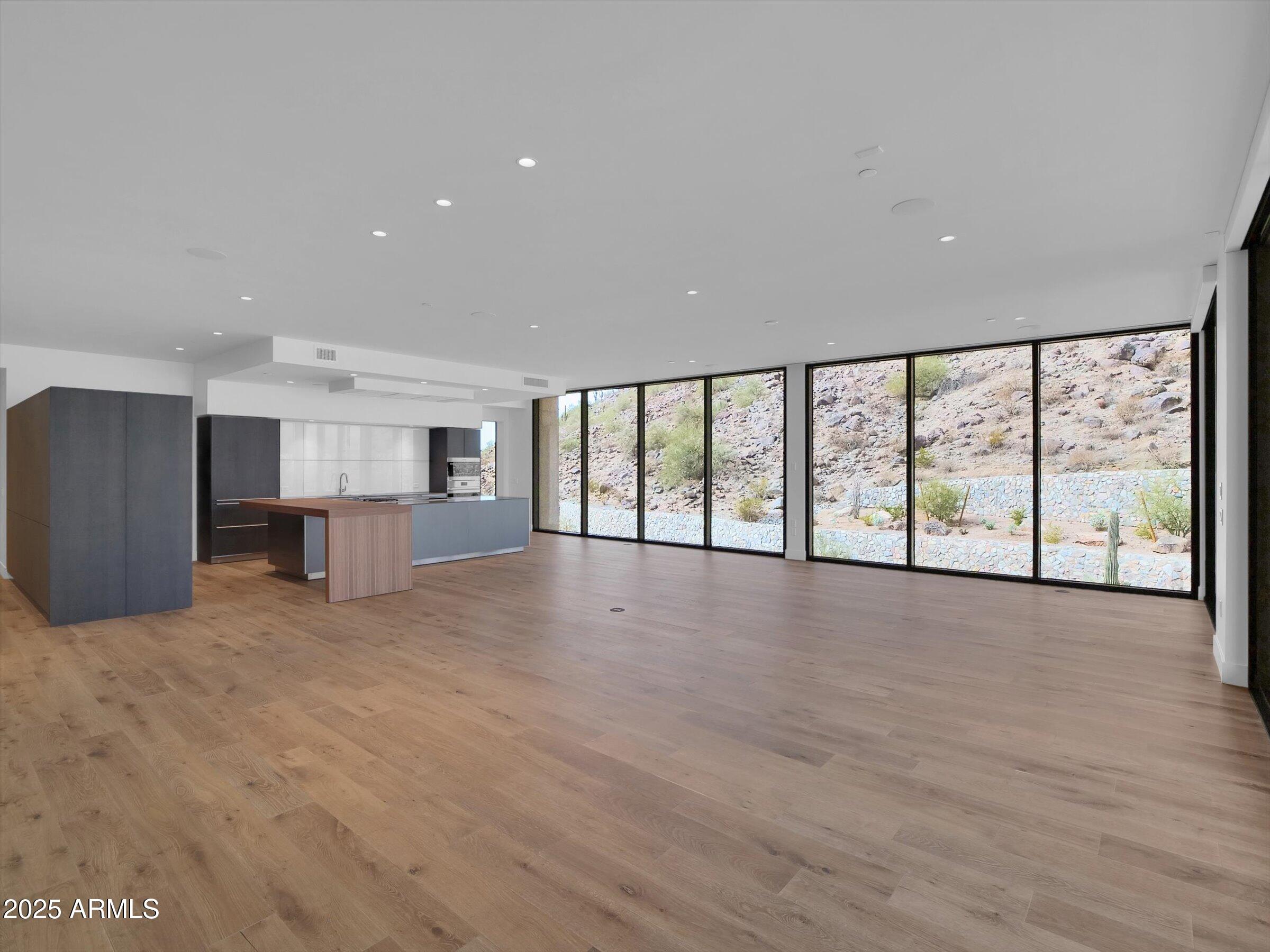 5000 North Camelback Ridge Drive, Unit 409 Scottsdale, AZ 85251 - Photo 11 of 71 Great Room