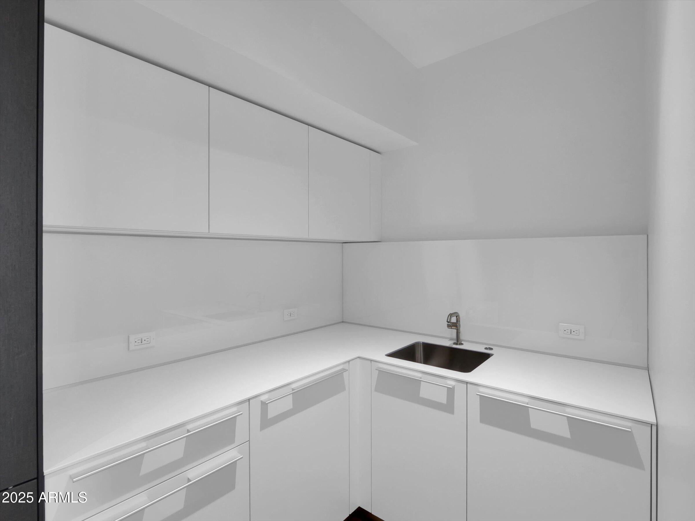 5000 North Camelback Ridge Drive, Unit 409 Scottsdale, AZ 85251 - Photo 22 of 71 Back Kitchen