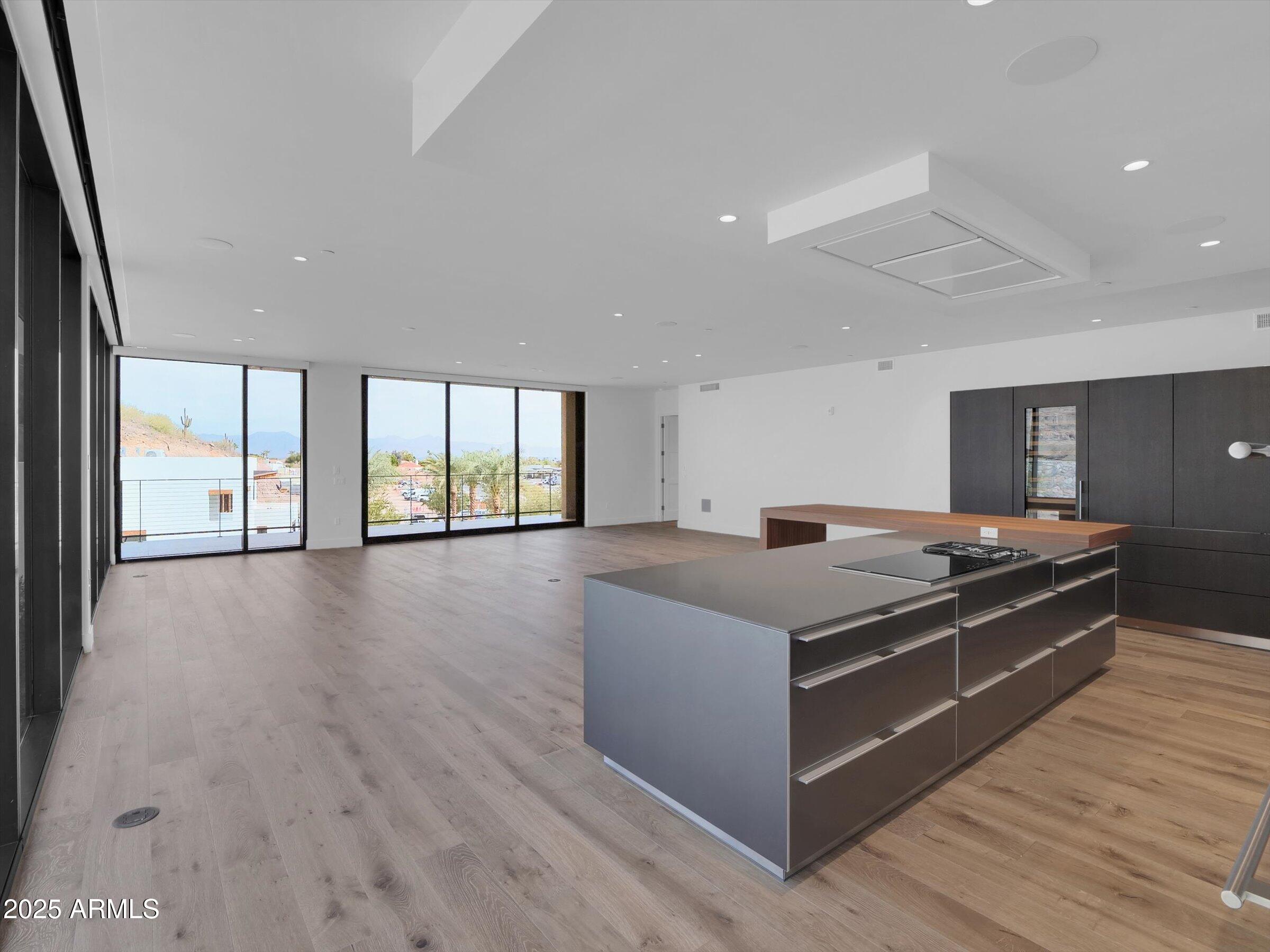 5000 North Camelback Ridge Drive, Unit 409 Scottsdale, AZ 85251 - Photo 8 of 71 Kitchen