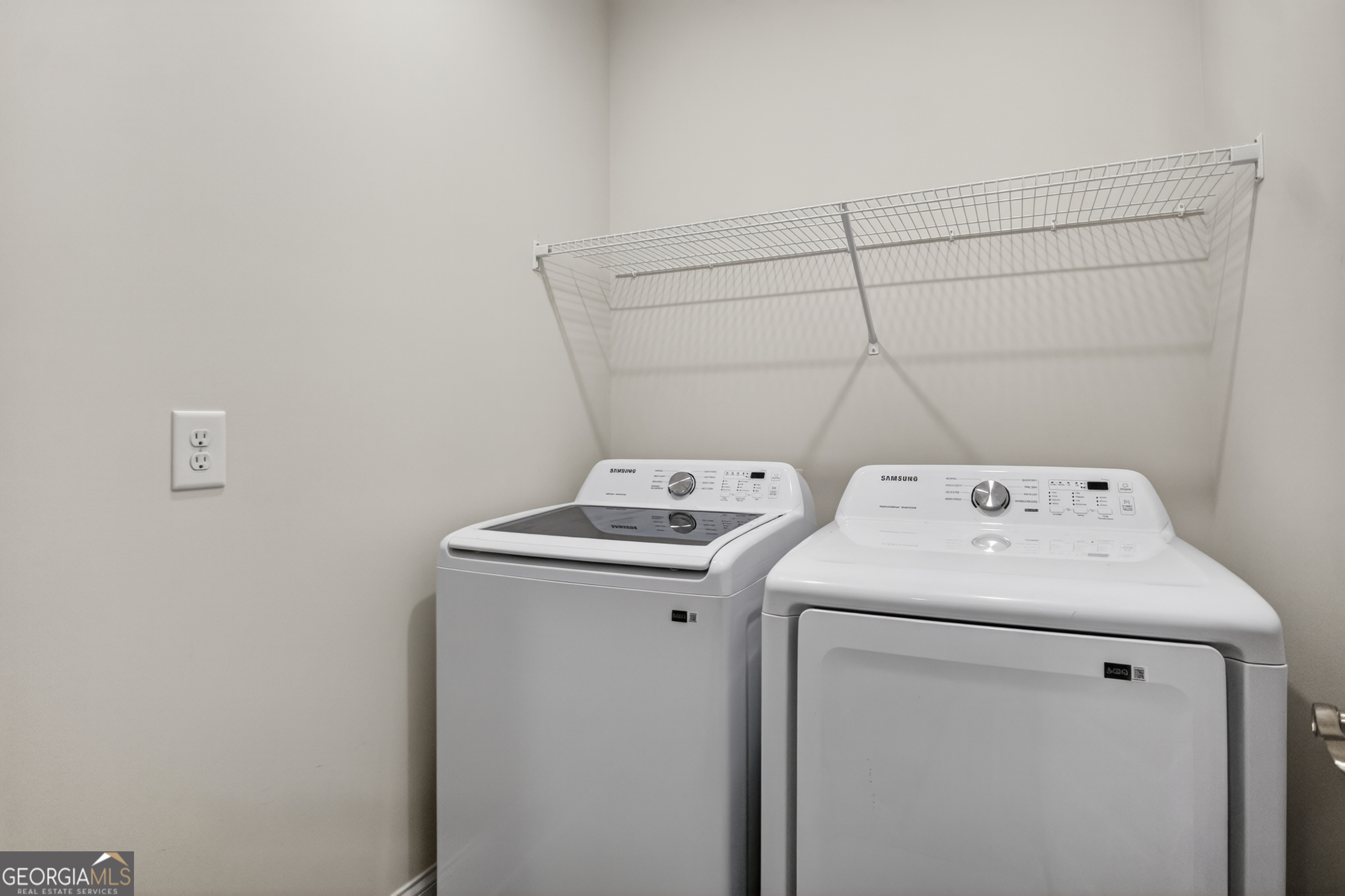 1350-c O Draper Road Comer, GA 30629 - Photo 26 of 47 a utility room with dryer and washer