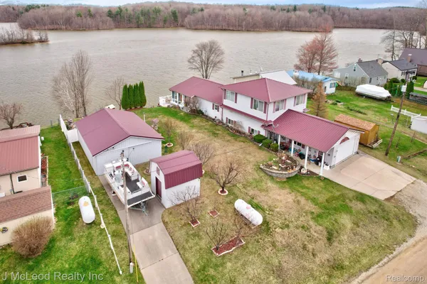$799,900 | 3021 Huston Drive, Millington, MI 48746