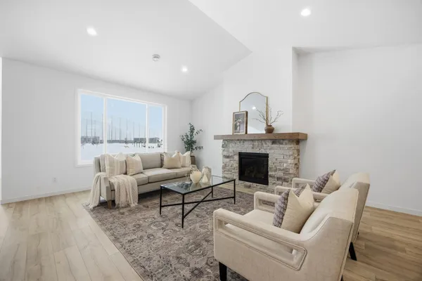 $739,900 | 3630 Decorah Way South, Fargo, ND 58104