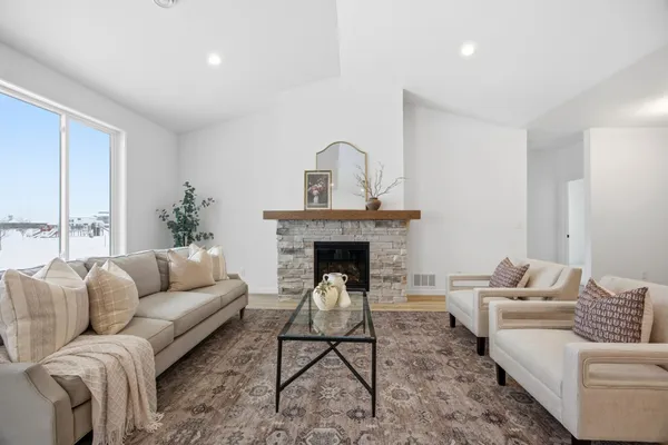 $739,900 | 3630 Decorah Way South, Fargo, ND 58104