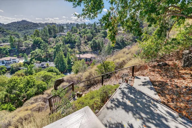 $3,990,000 | 30 Bluebell Lane, Hillsborough, CA 94010