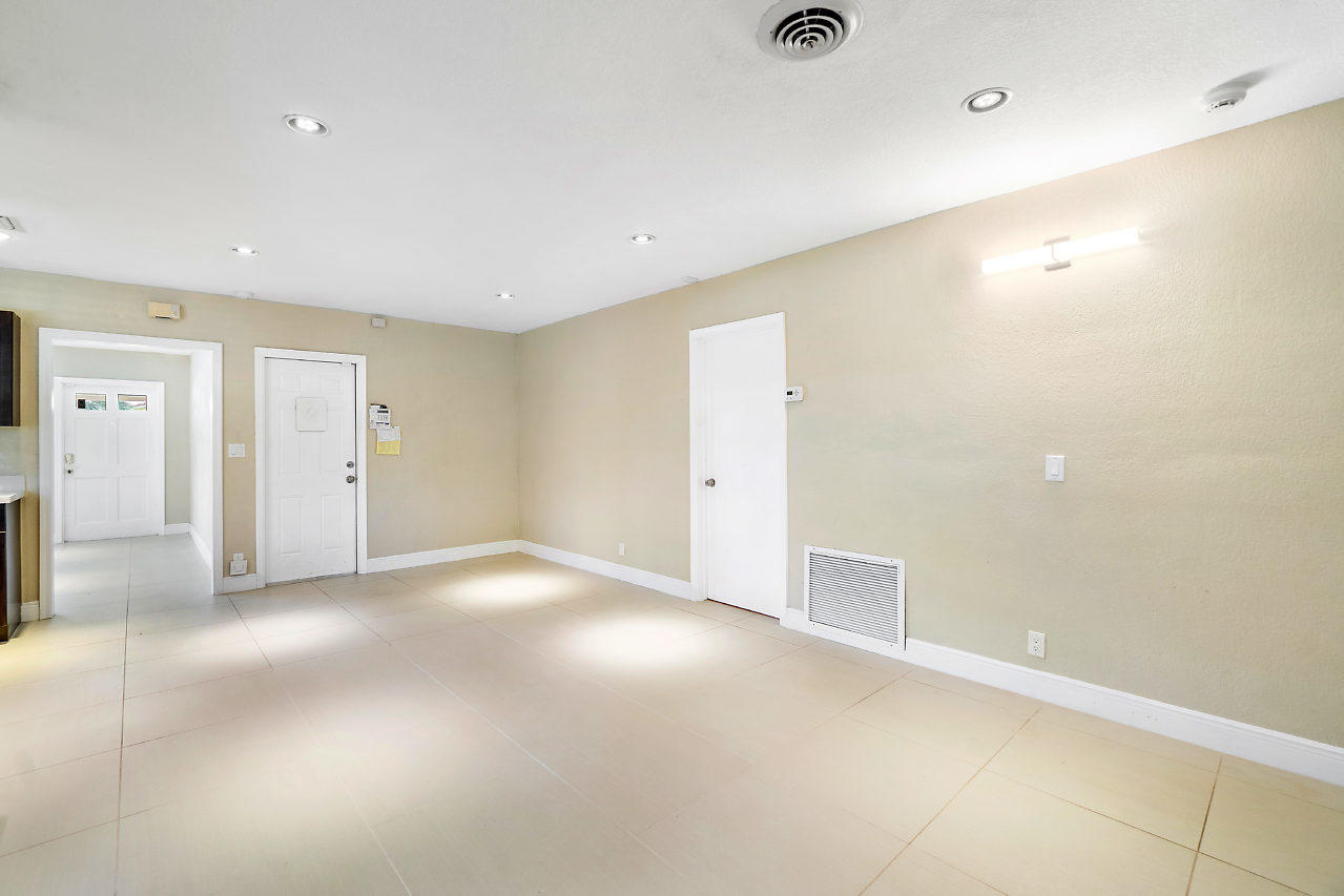 1300 Southwest 14th Avenue Boca Raton, FL 33486 - Photo 17 of 33 Family Room