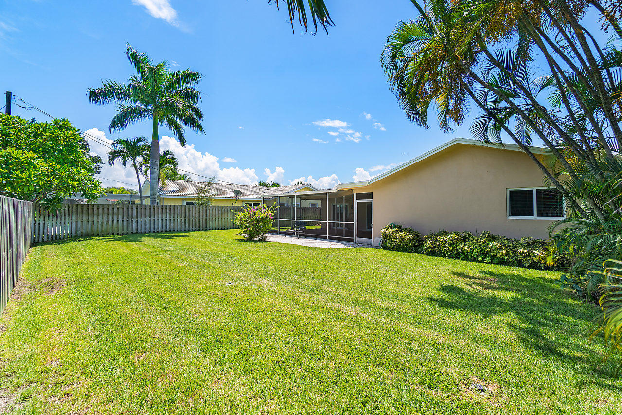 1300 Southwest 14th Avenue Boca Raton, FL 33486 - Photo 22 of 33 Beautiful Backyard
