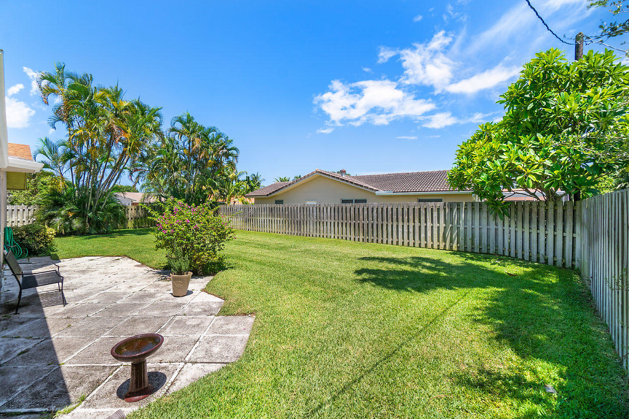 1300 Southwest 14th Avenue Boca Raton, FL 33486 - Photo 23 of 33 Backyard